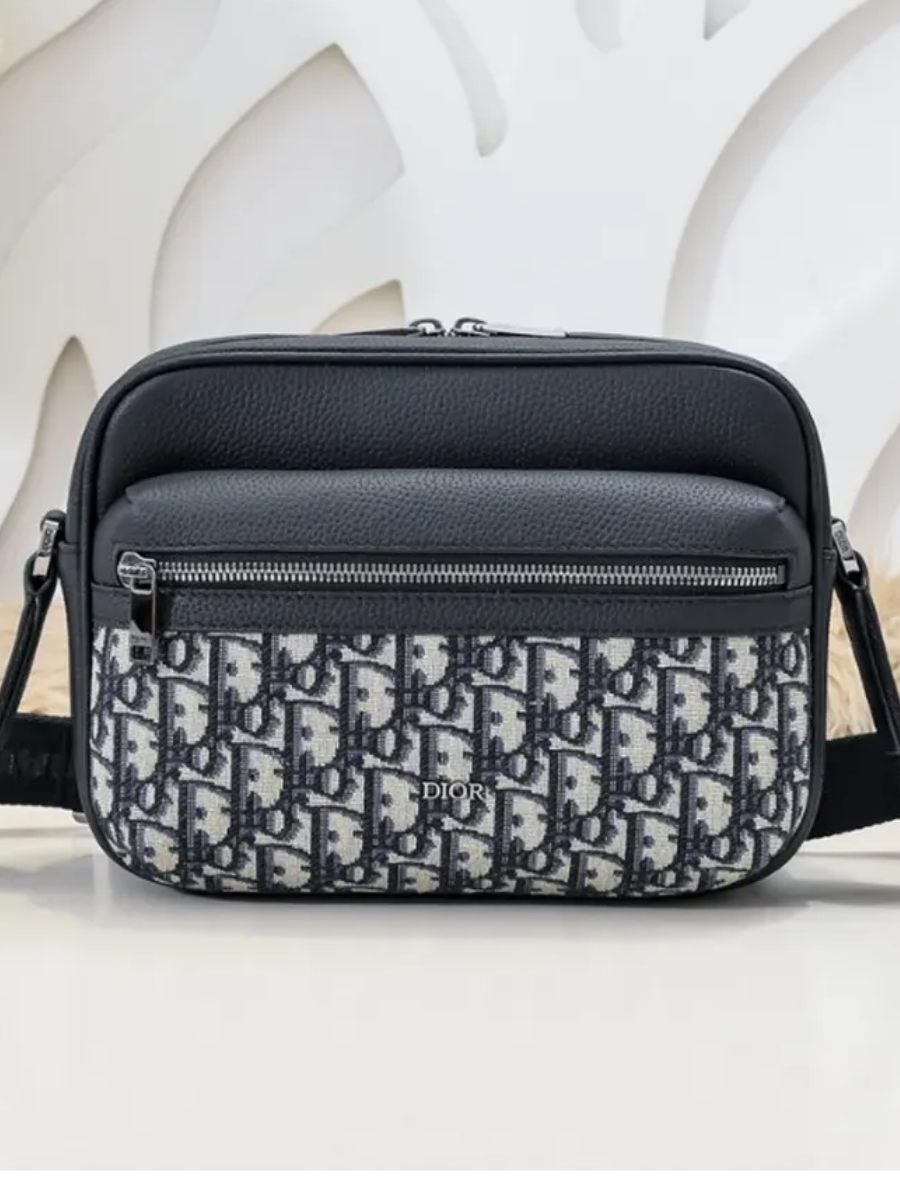 Dior White D29996